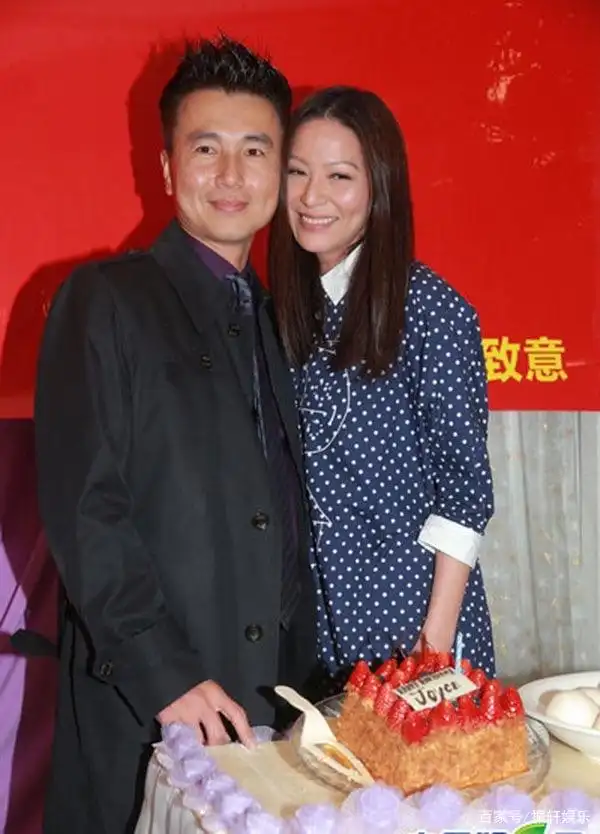 魏骏杰与滕丽名相恋9年后,却转身娶了小20岁的重庆女大学生