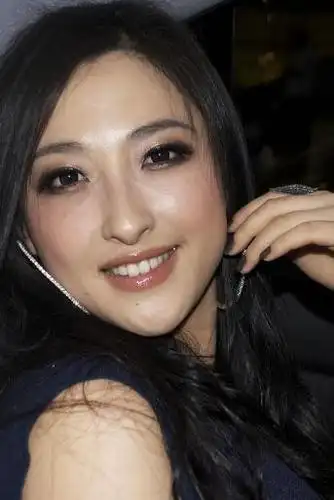 >> 正文北京时间5月18日上午消息,据韩国媒体报道,中国朝鲜族女歌手