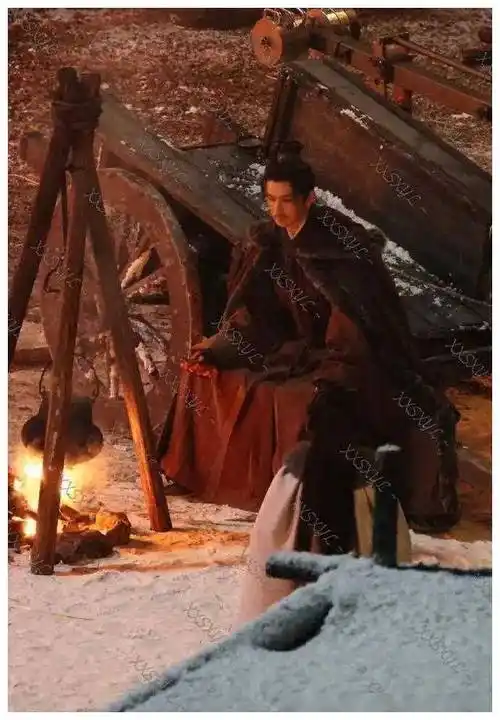 钟汉良最新造型曝光蓄须神情威武网友爱不释手