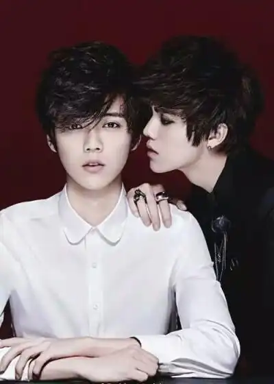 鹿晗《时尚芭莎》水仙世界画报