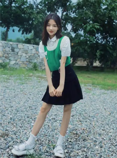 任敏,吴昕,姜贞羽11套毛衣开衫穿搭:今年流行"可爱童趣风"哦