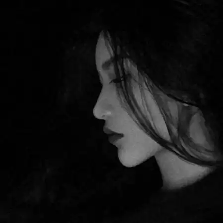 女生霸气伤感头像冷酷我死在你的梦里