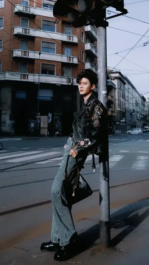 任嘉伦米兰时装周#壁纸 95