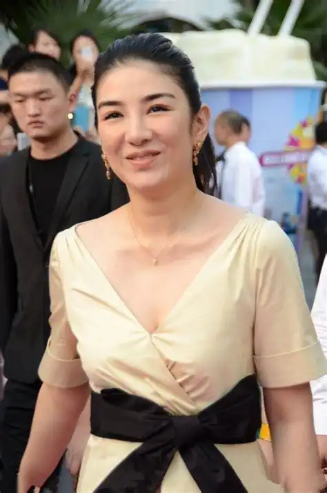 演员黄奕个人资料简历