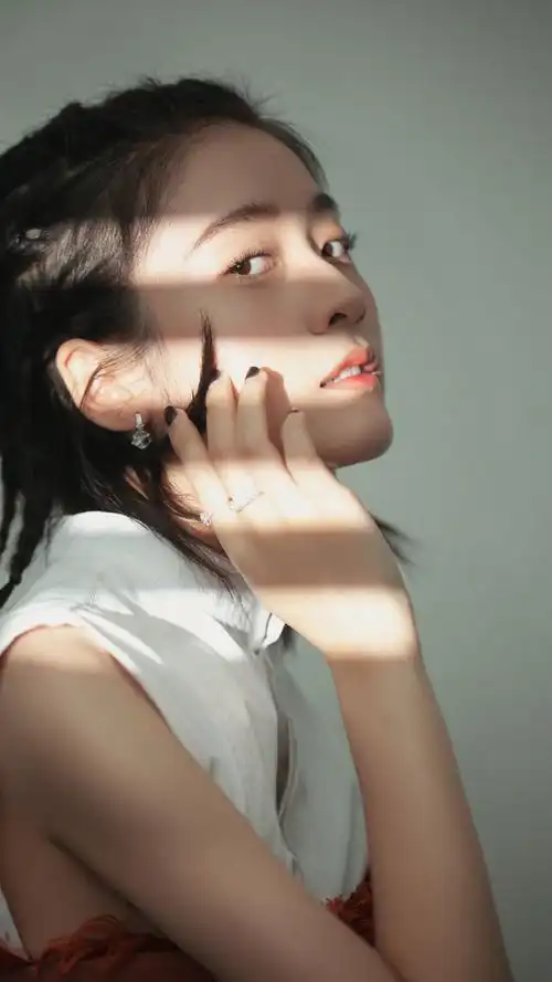 张雪迎可爱俏皮写真手机壁纸