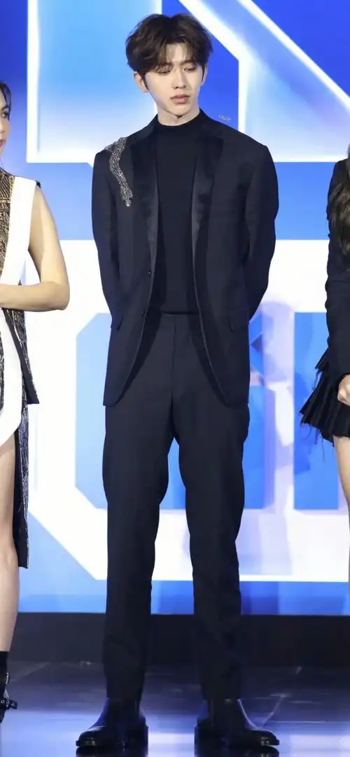 蔡徐坤赞评论更多