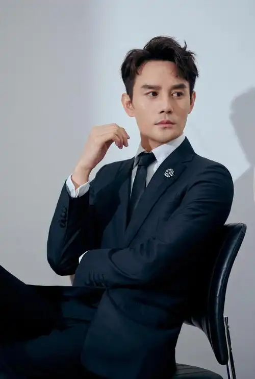 简介:王凯精致帅气写真图片,分享一组王凯图片给大家,图中的明星图片