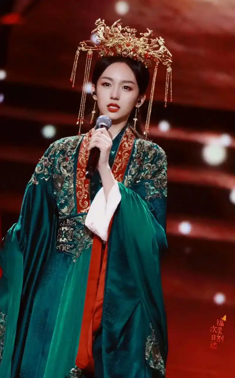 以你之名,冠我之姓.#周也 #山河令演唱会 #国风  - 抖音