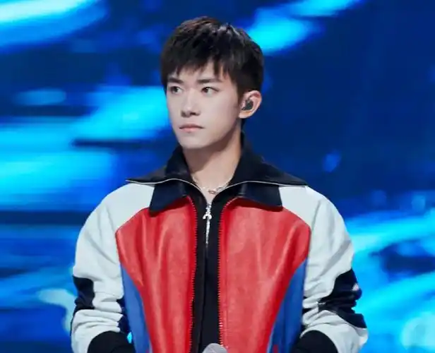 易烊千玺爸爸是易上捷吗个人资料易烊千玺最近怎么了为什么注销公司