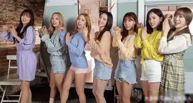 宇宙少女再次合体,孟美岐吴宣仪程潇回归,谁留意c位是谁?_网易订阅