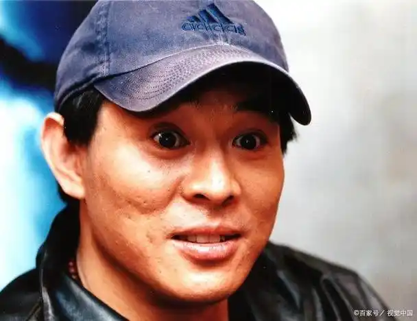 李连杰是一位享誉全球的华语电影演员.