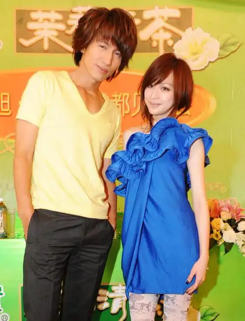 言承旭,王心凌成都代言