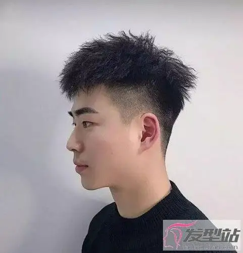 男生短发锡纸烫帅气十足 最时尚的潮男发型安排一下_发型站_最新流行