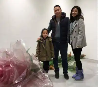 40岁李维嘉总裁妻子近照,身价百亿(图)(2)