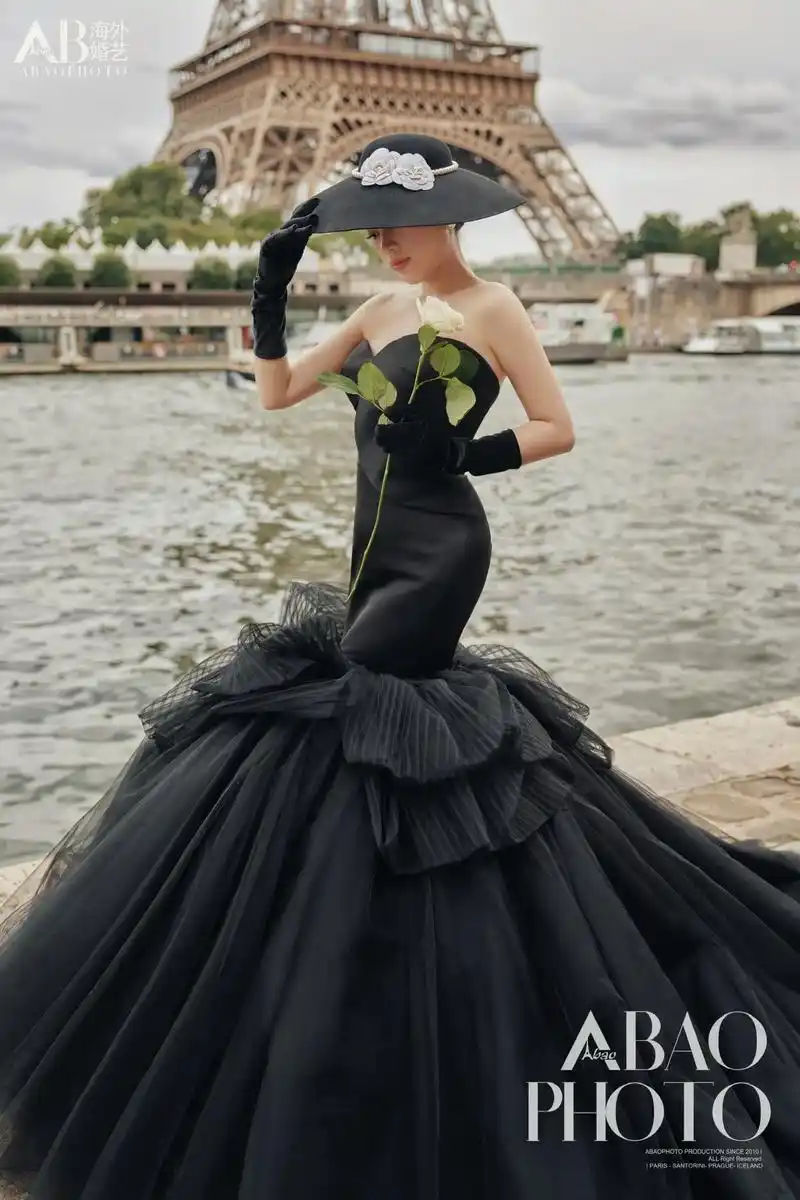 谁说婚纱一定得是白色 - 抖音