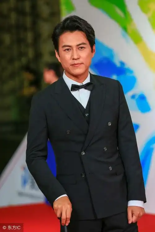 中国内地演员靳东_新浪看点