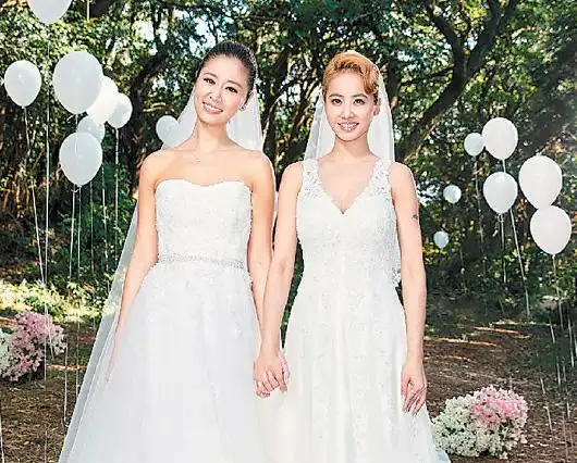 蔡依林与林心如上演女女恋mv中缠绵热吻图2