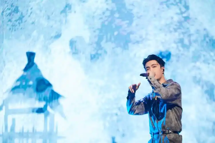 张艺兴《我是唱作人2》挑战蒙古舞惊艳舞台