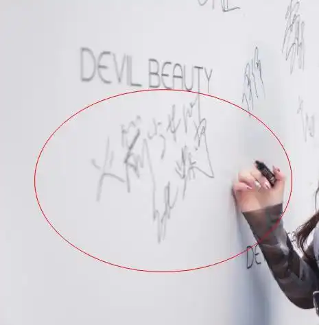 张紫宁在时装周又仙又美,看了一眼她的"红毯签名",粉丝炸锅!