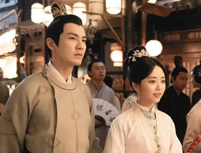 原创体面夫妇跳舞时看钟汉良抱谭松韵的姿势人品如何一目了然