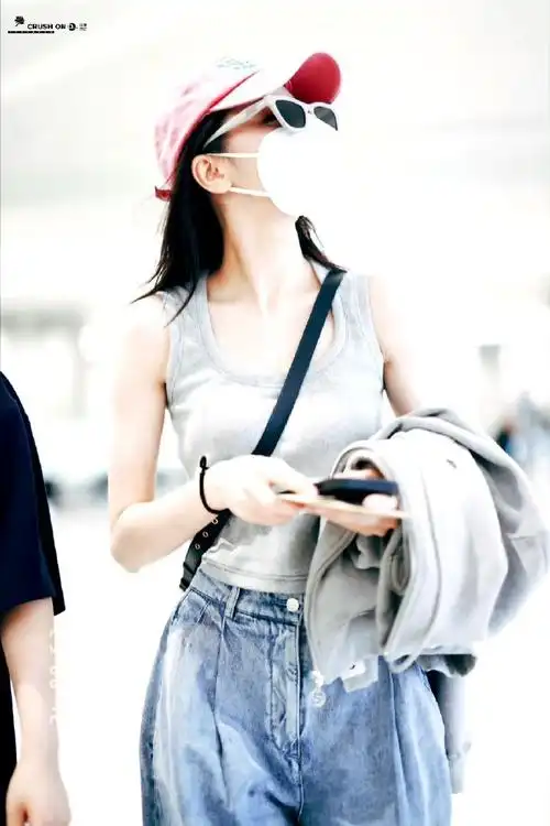 迪丽热巴的机场穿搭##迪丽热巴上海出发