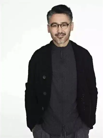 1,男人留胡子好还是不留好