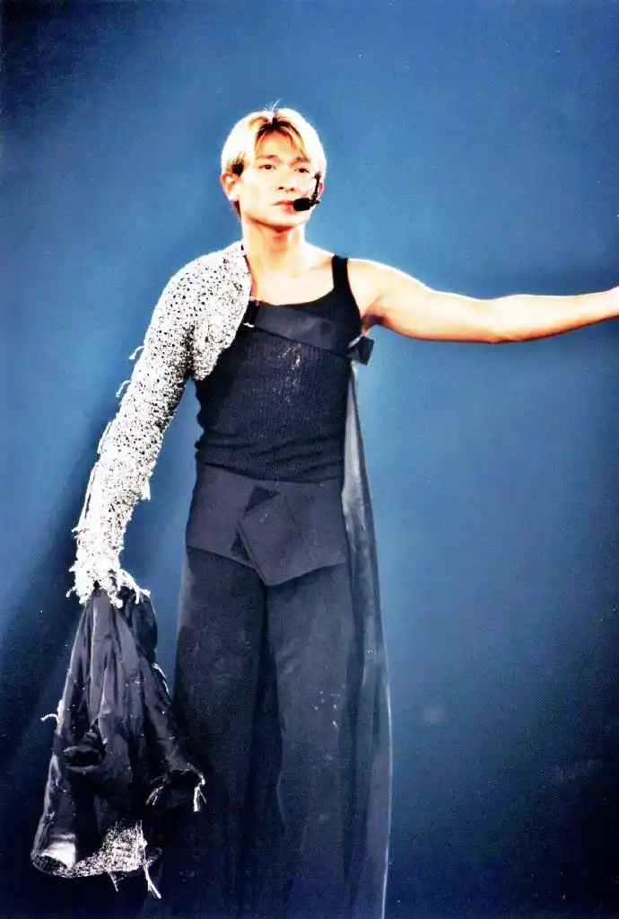 刘德华香港红馆演唱会倒计时,将带来怎样的震撼表演?拭目以待吧