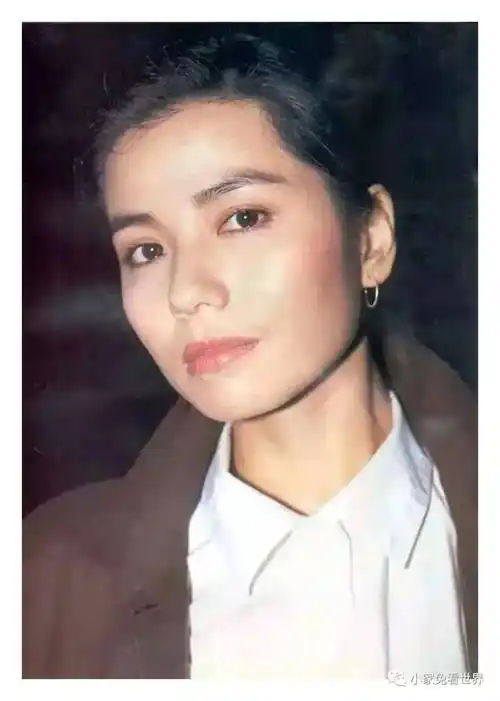 钟楚曦和萧敬腾是亲兄妹,那钟楚曦和钟楚红呢?_表演_网友_五官