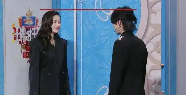 168杨颖遇上173华晨宇身高差成槽点谁在说谎很明显