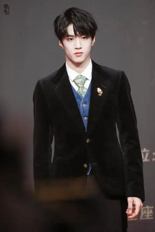 刘耀文自拍照 刘耀文图片大全刘耀文有哪些惊艳到你的照片刘耀文帅气