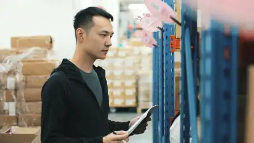 霍启文现身代言甄选香港仓备战蜜疯周