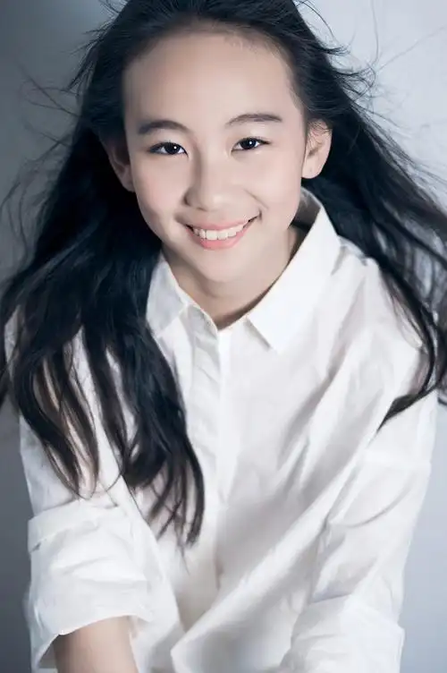 12岁的拉丁舞女孩