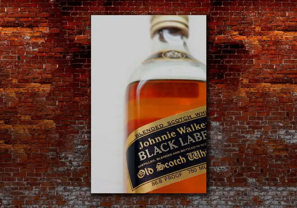 强尼沃克黑色标签上石背景