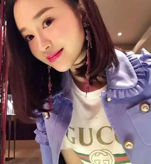 吴秀波事件女主陈昱霖19岁照片曝光颜值太过惊艳胜过一线女星