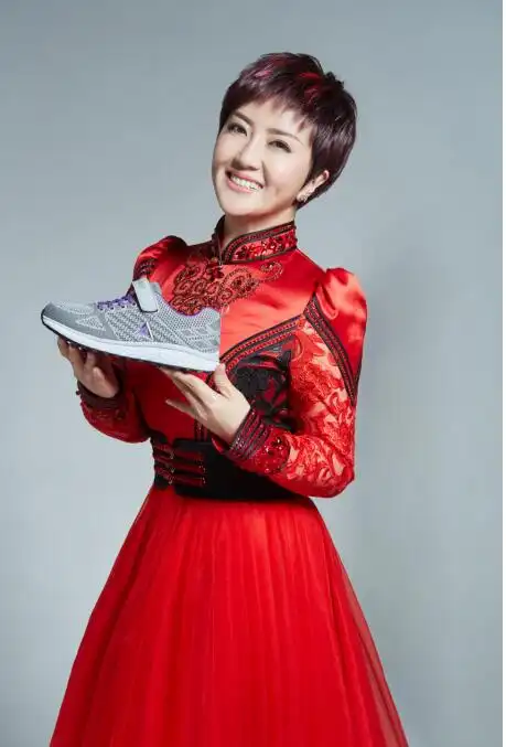 著名歌手格格助力爱健步为亿万父母送上"健康"礼物