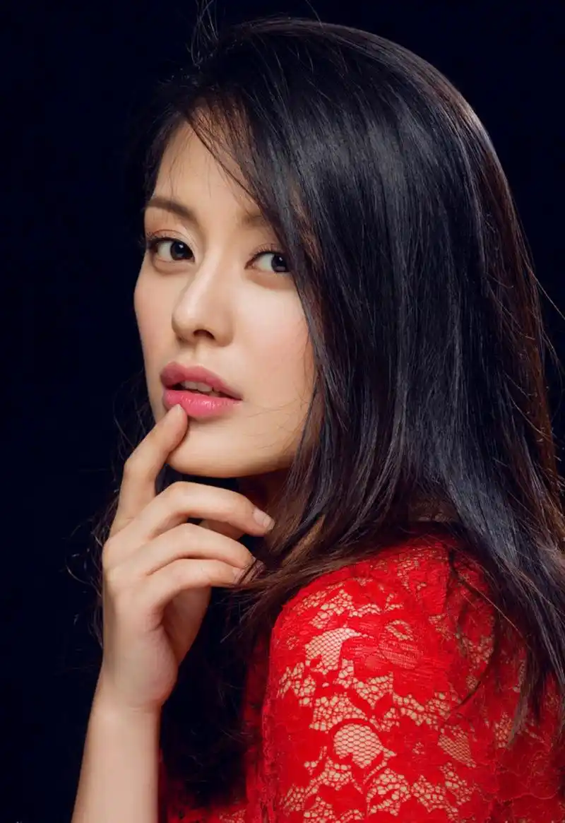 精美图集|美艳动人王力可