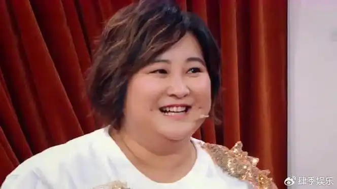 拒绝春晚投身艺术对比网友对两者的评价贾玲今年确实赢麻了