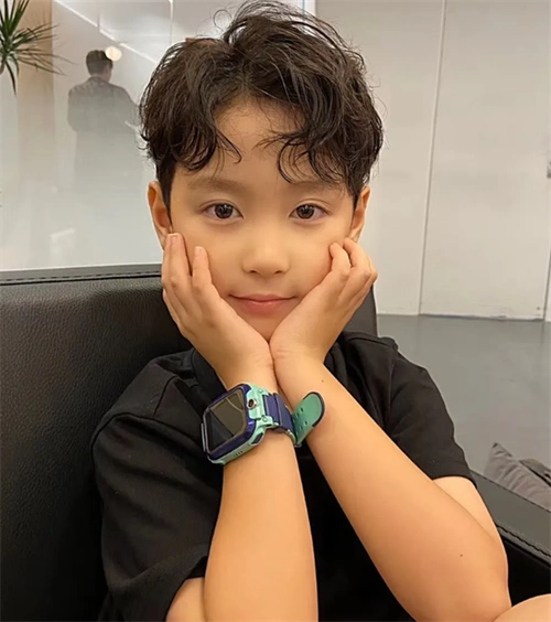 酷帅小潮童发型 人气小男孩短发_儿童发型 - 美发站