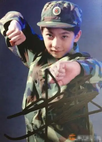 杨洋从小到大图片对比,这才是正确的成长方式啊