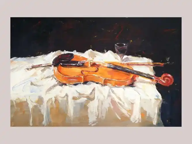 小提琴与红酒杯