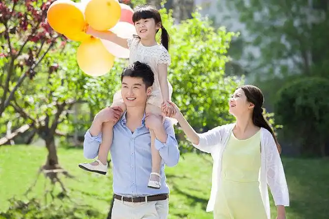 快乐的三口之家