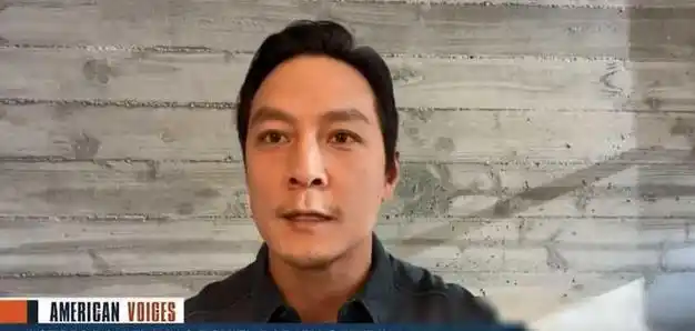 吴彦祖晒贾玲合影网友震惊终于明白贾玲瘦下来为啥不爱笑了