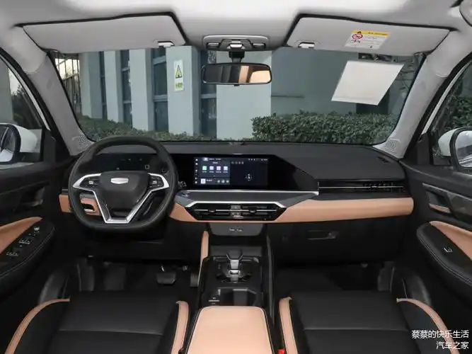 吉利豪越pro正式, 紧凑型suv,内饰配双联屏,售价8.69万元起
