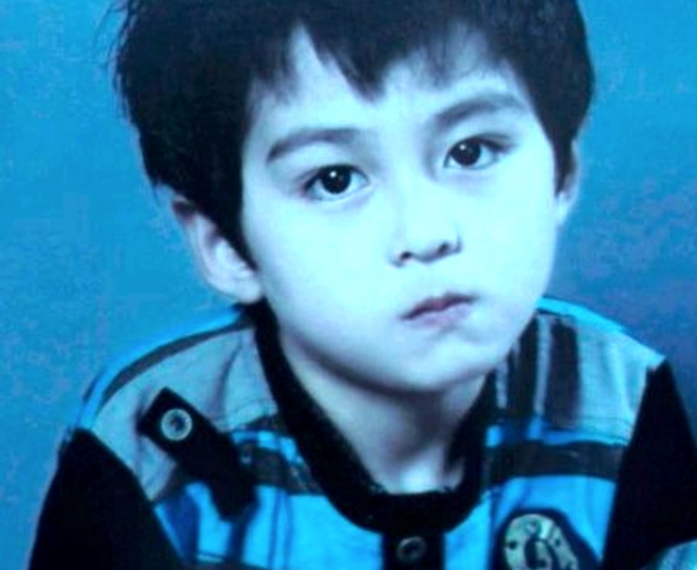 陈冠希童年萌照,最佩服的还是陈冠希的颜值啊,怨不得长大了帅成这样!