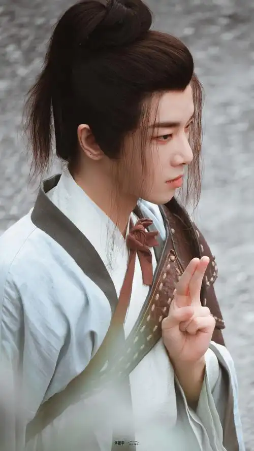 华晨宇萌探探探案2##华晨宇萌探2酒剑仙造型路透