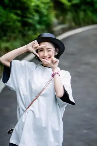 娃娃脸女明星唐艺昕,"招桃花"穿搭太迷人,甜蜜爱情惹人羡