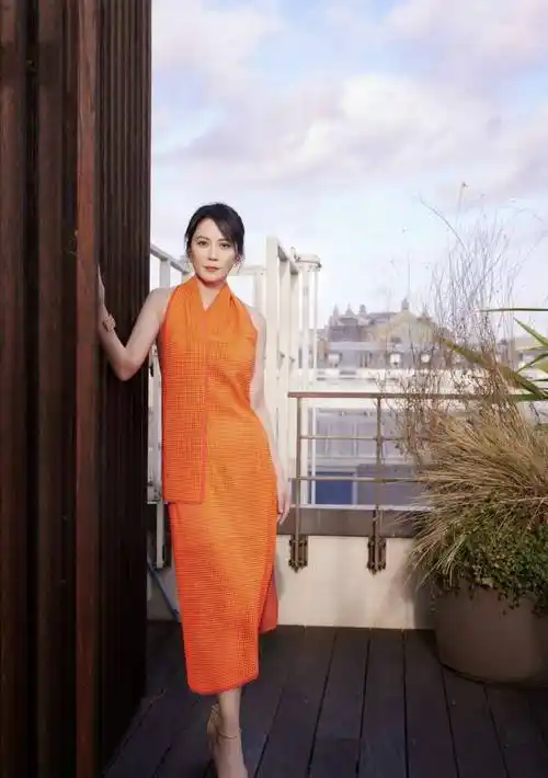 53岁俞飞鸿美出天际,近照惊为天人:她,无可复制_自由