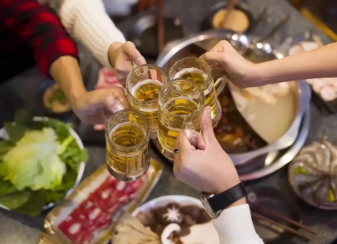 欧美人那么爱喝酒,为啥肝癌患者却比中国少?3个原因很现实