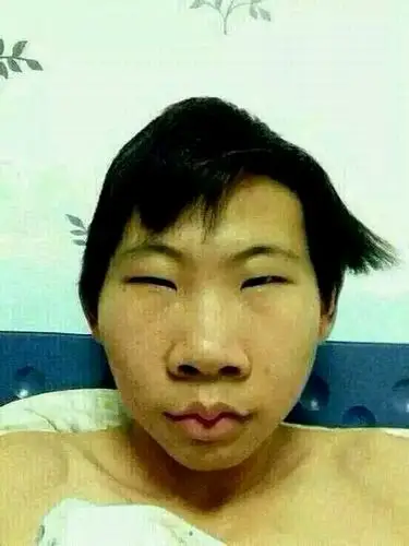 我发了一张贼丑的照片给游戏对象