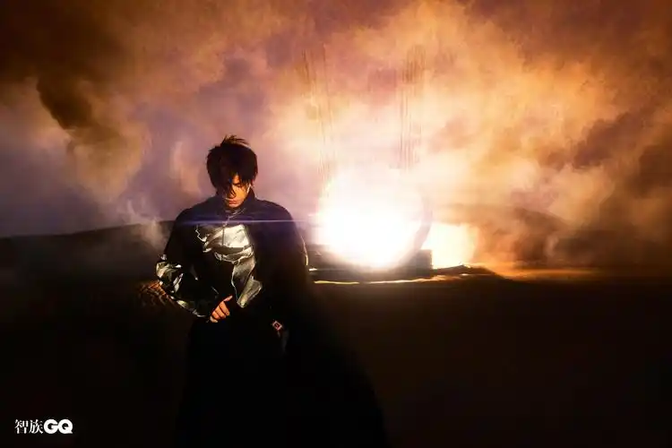 易烊千玺gq杂志封面&内页释出 是没见过的风格!